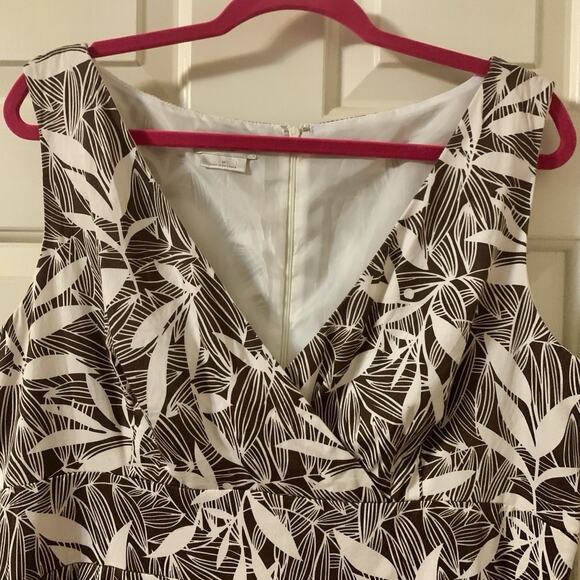Women’s Summer Dress Van Heusen Brown And White Tropical Print Size 18 - Picture 3 of 8